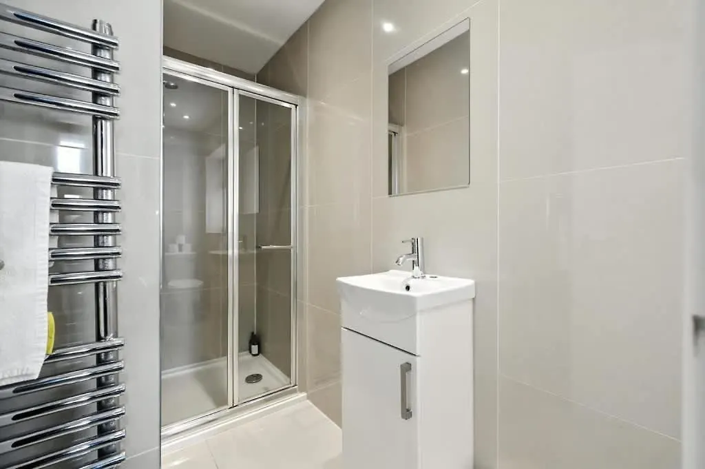 Central Belfast Apartments - Queen'S Residence