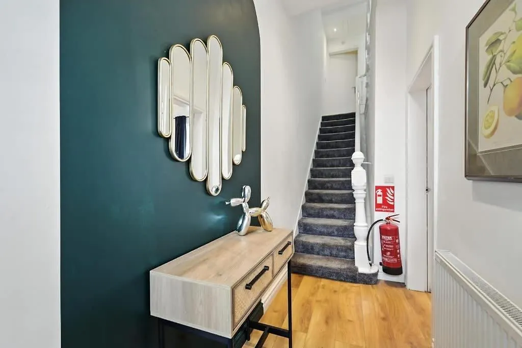 Central Belfast Apartments - Queen'S Residence