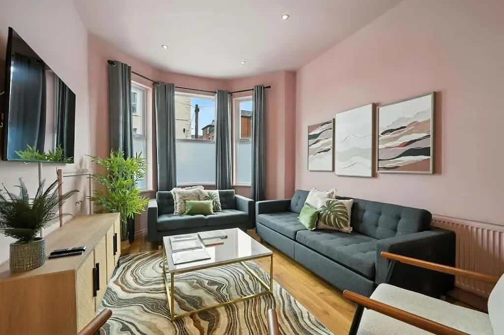 Central Belfast Apartments - Queen'S Residence