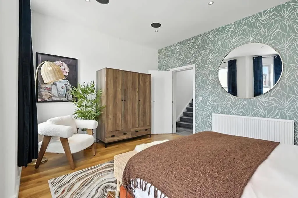 Central Belfast Apartments - Queen'S Residence