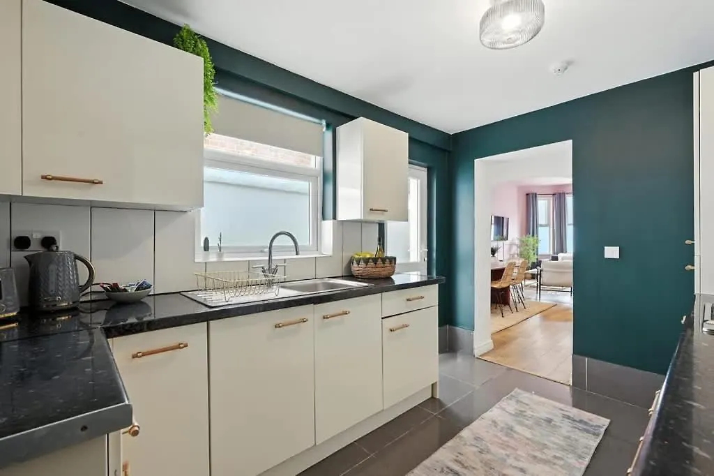 Central Belfast Apartments - Queen'S Residence